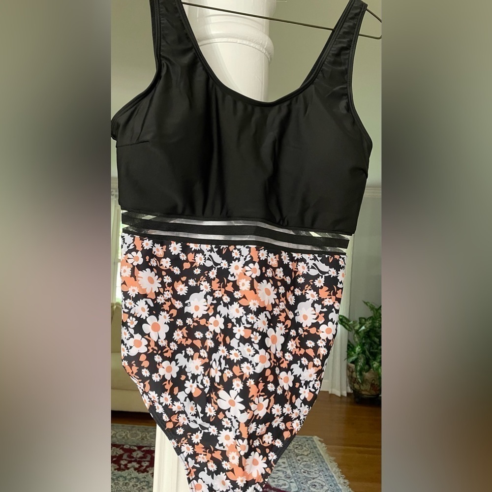 Sheri women’s floral print Mesh insert one piece swimsuit size X- Large